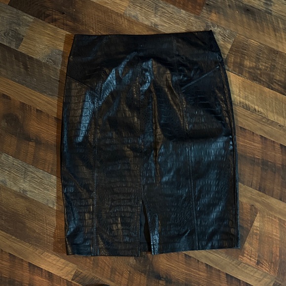 Marc New York Black Textured Pencil Skirt - Picture 5 of 8